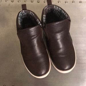 Super cute!! Toddler boys slip on shoes
